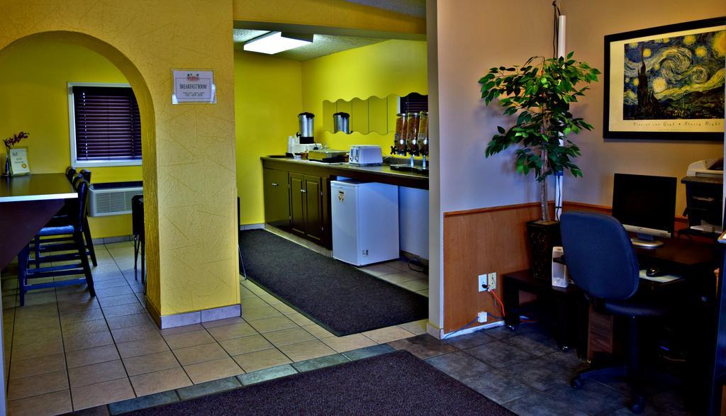 Centre Suite Inns Motel Bonnyville Exterior foto