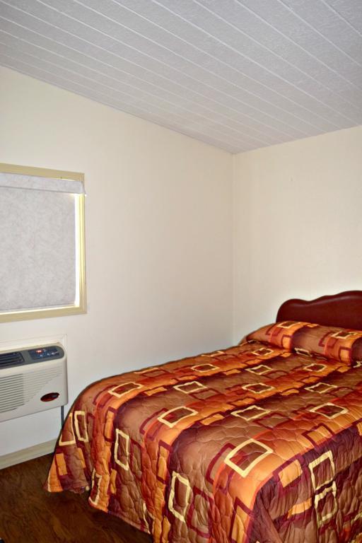 Centre Suite Inns Motel Bonnyville Exterior foto